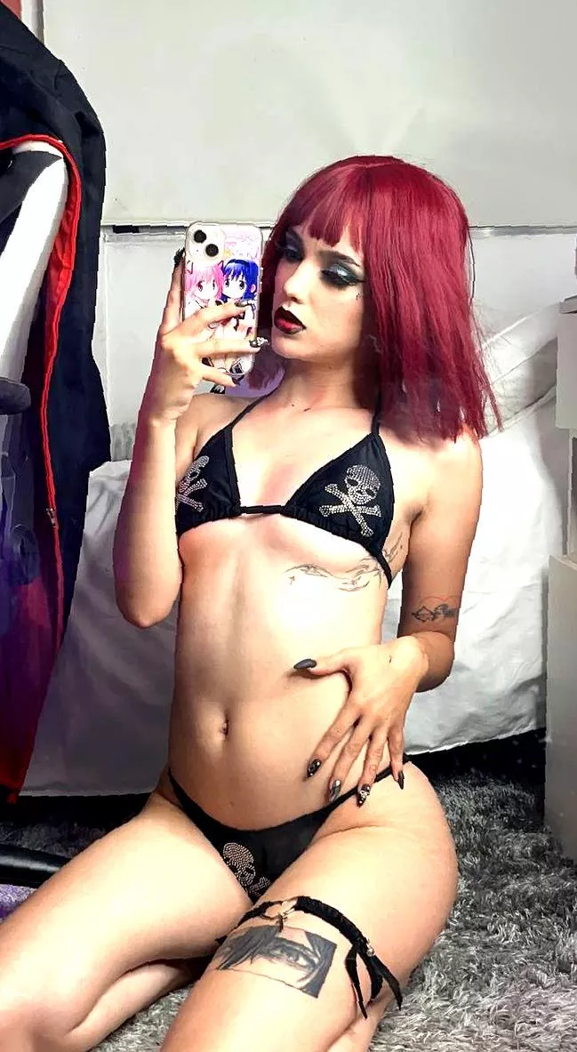 I dyed it red just like ya'll asked, what's next ? posted by cutiestangel