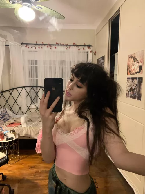 i just want to cuddle in bed all day <3 by smolrug