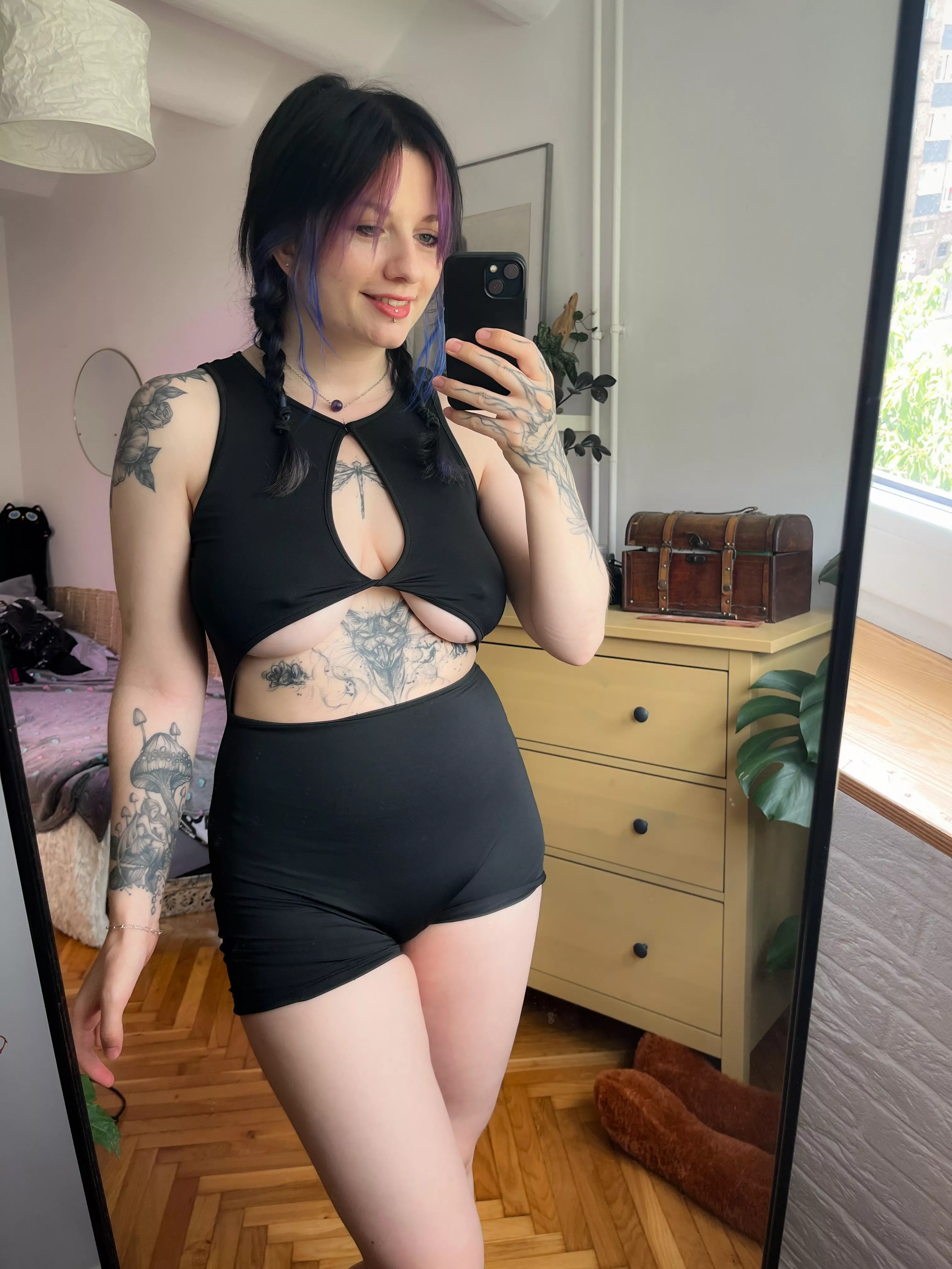 in my room [f] posted by Littlest_Fern