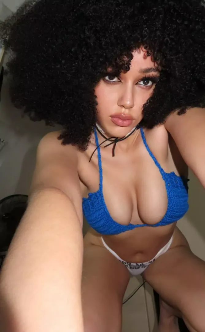 Making blue your favorite color  by angel_yumeko