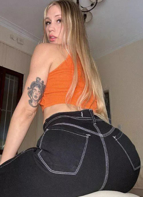 Slowly taking it off by Icy-Discipline7973