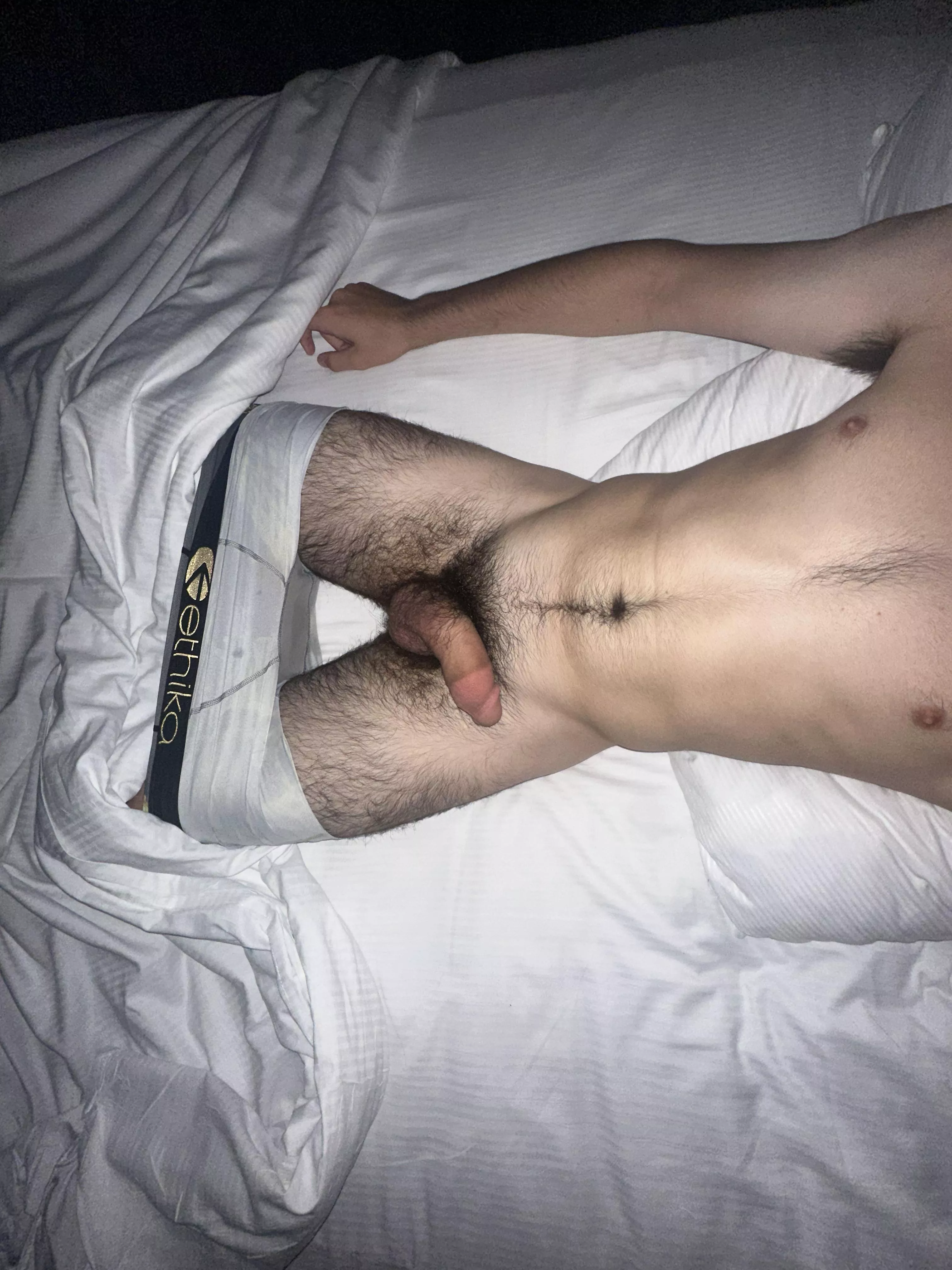 (18) anyone gonna lay next too me posted by Wonderful_Property11