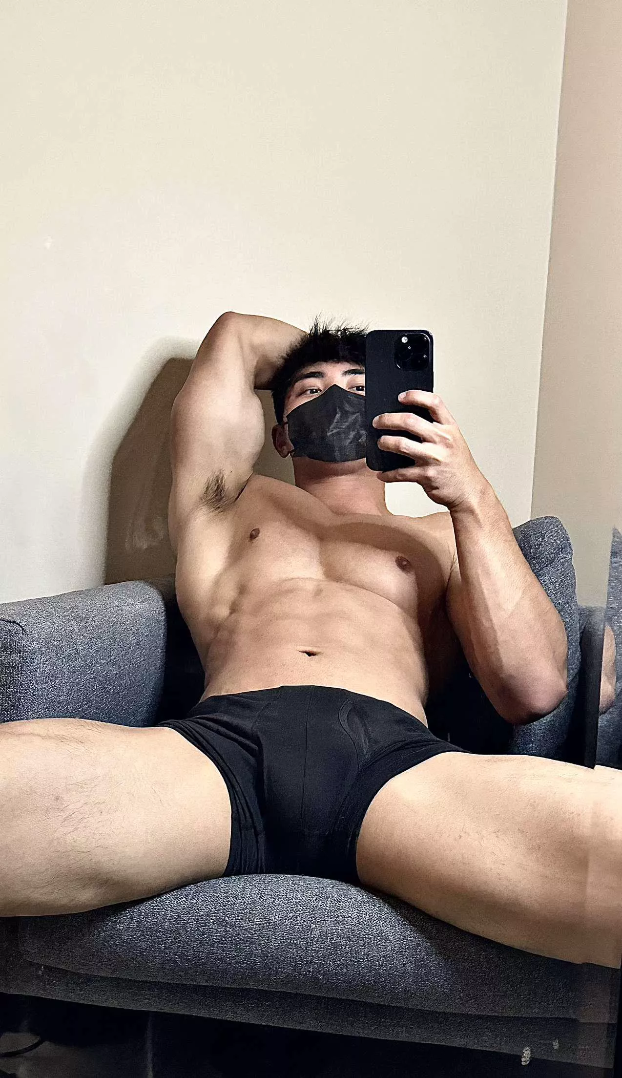 [19] would u let me paint ur face? posted by AlexParkxxx