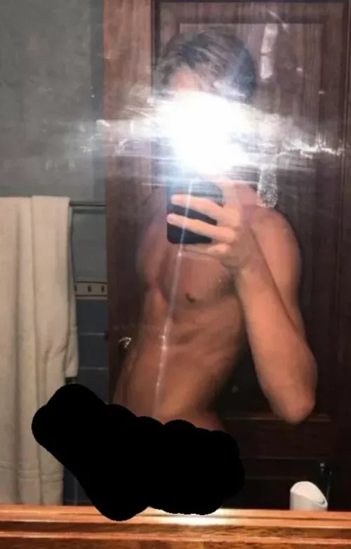 21 hung straight curious dom looking for fit jocks/muscle. Hmu. Face required.  by iamjxmeseee