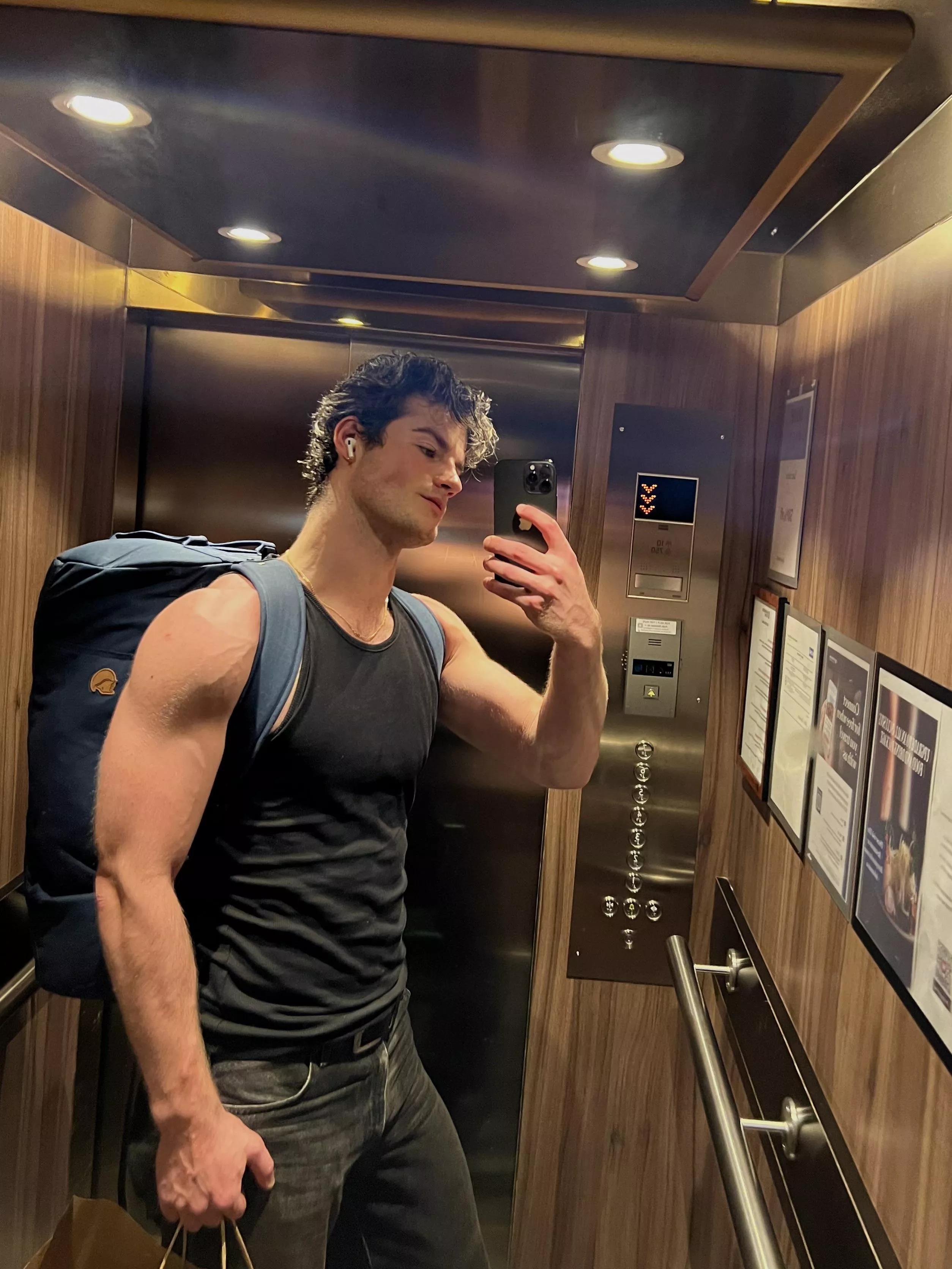 Happy Friday ☀️  posted by Nicolaj_w