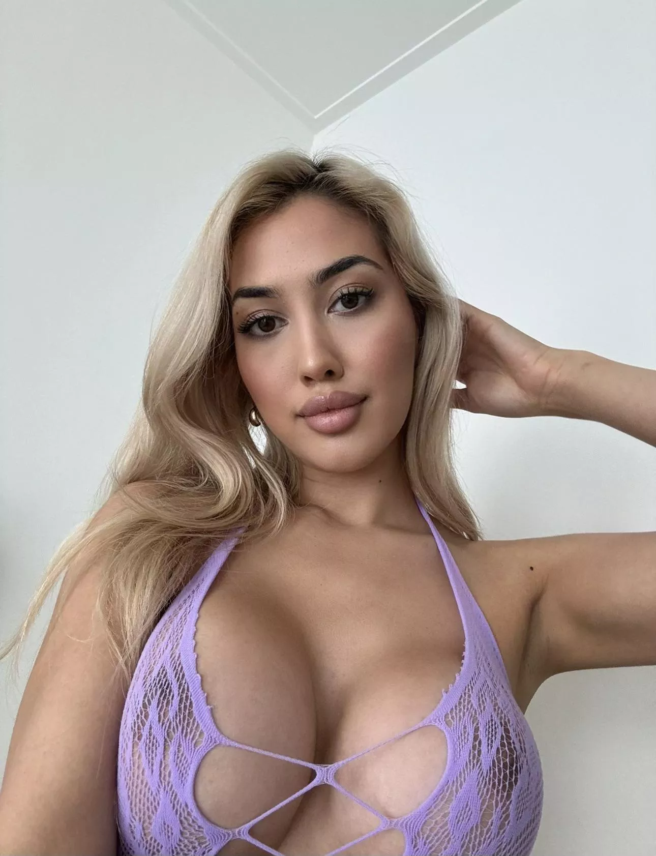 Happy humpday baby. I wanna be your new Vietnamese obsession  posted by HumorIndividual7203