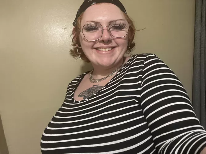 hi hi :3 by battyredd