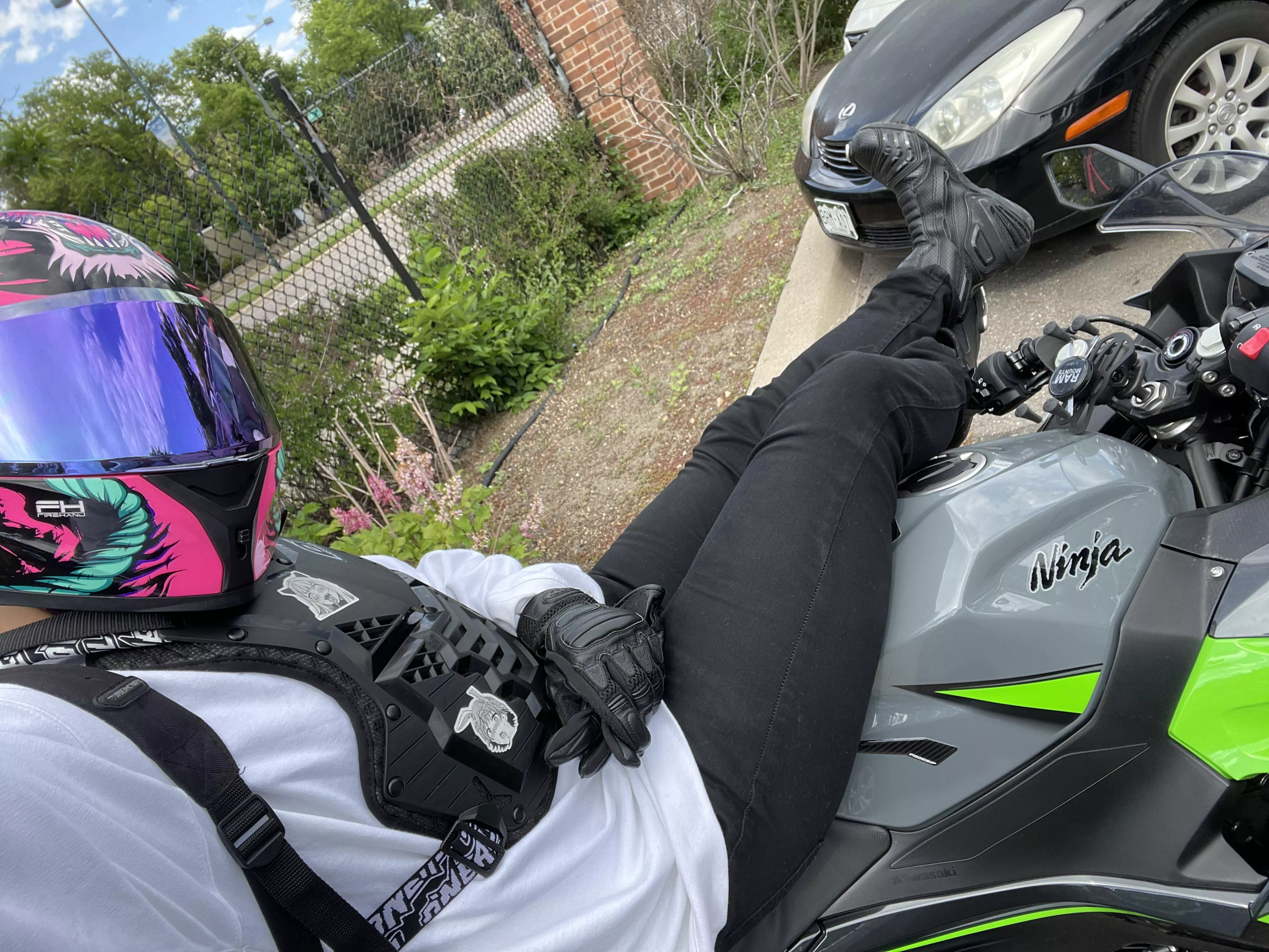 😋 I like when guys can’t tell if I’m a girl or boy when I ride  posted by loverboirider