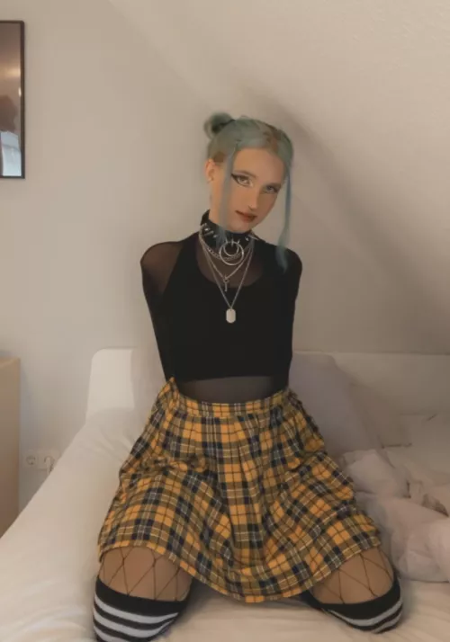 Let me give you a hug :3 by Annoyinganonym