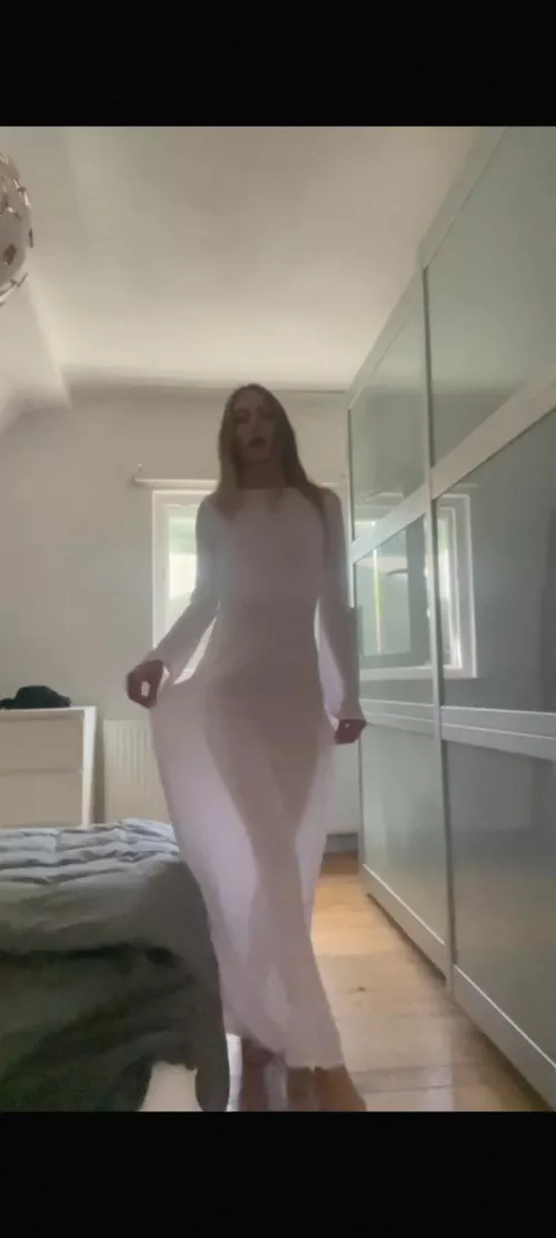 Love that silhouette [oc]  by LuciDeArgento