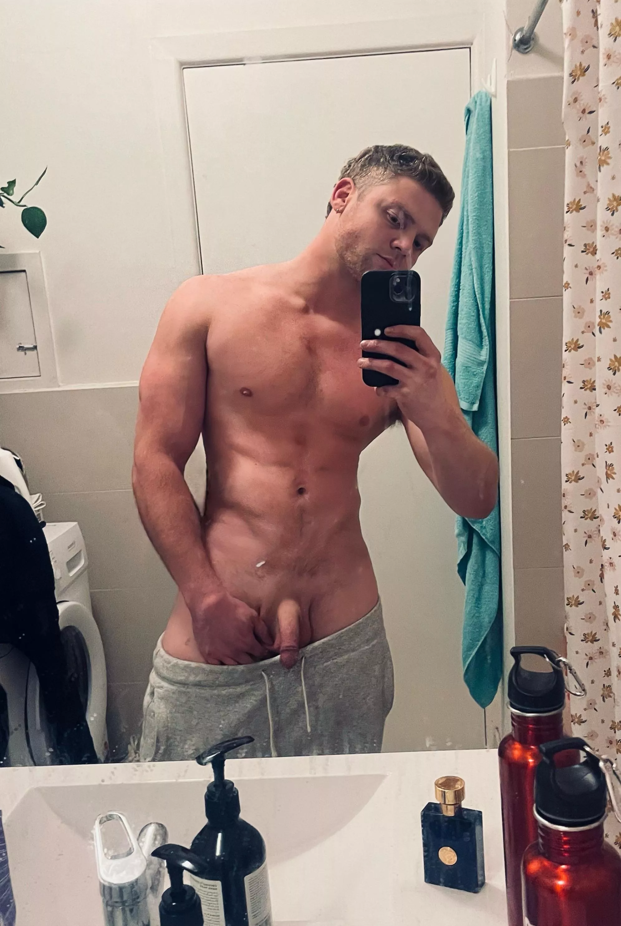 M 26 - woke up kinda horny  posted by Flare_Ryan
