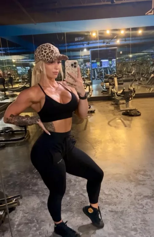 stronk by FitnessBarbiee