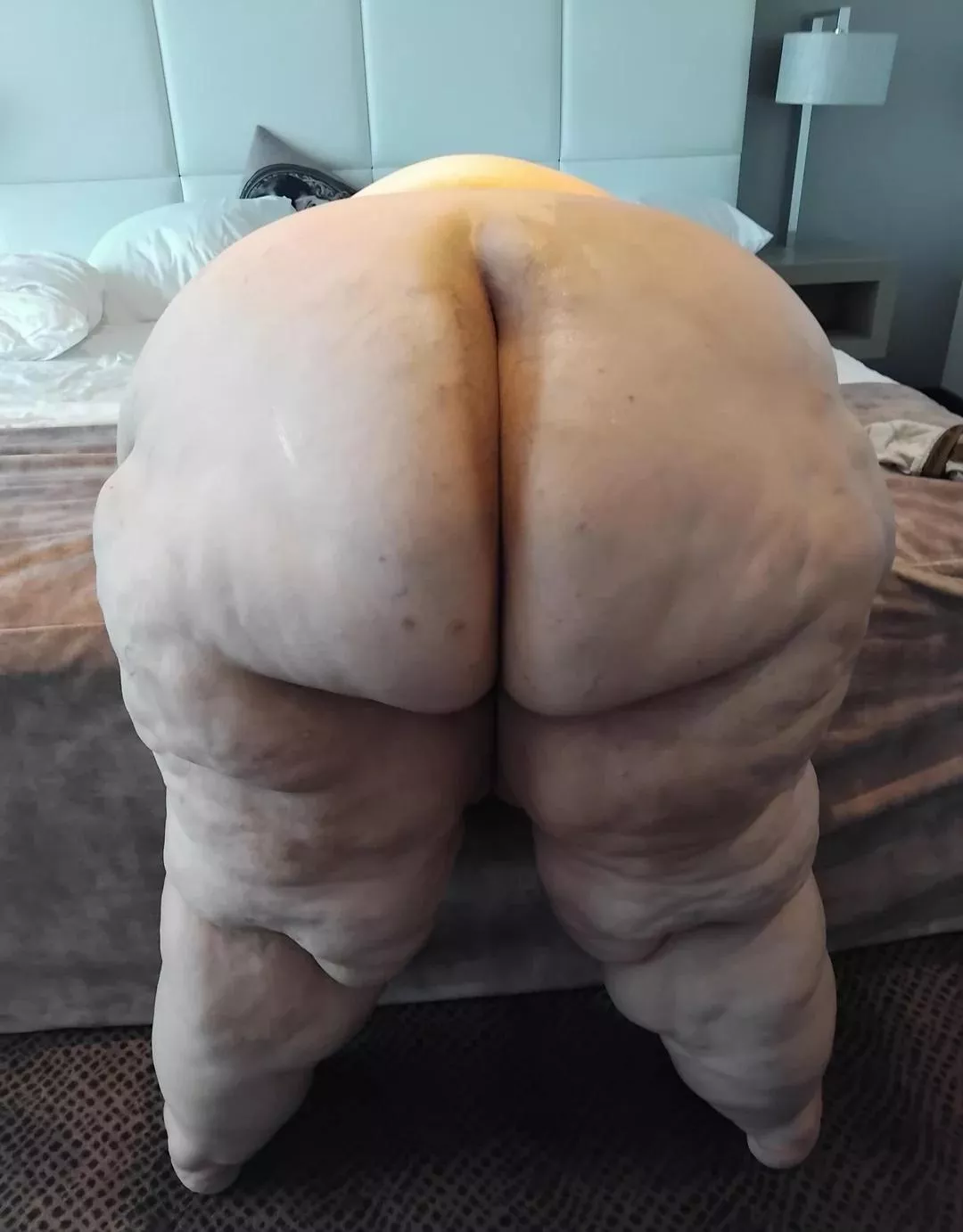 The biggest butt you will see today😍 posted by alessandra_ssbbw