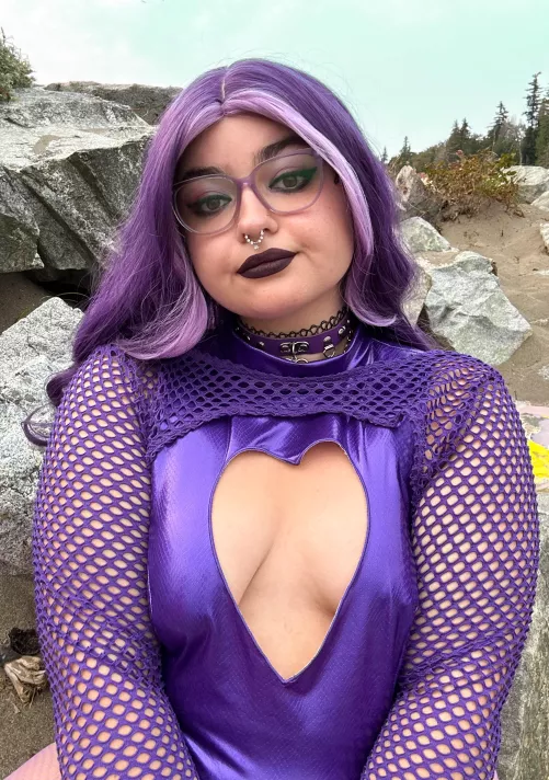 What’s your favourite colour?  by naughtycanadaa