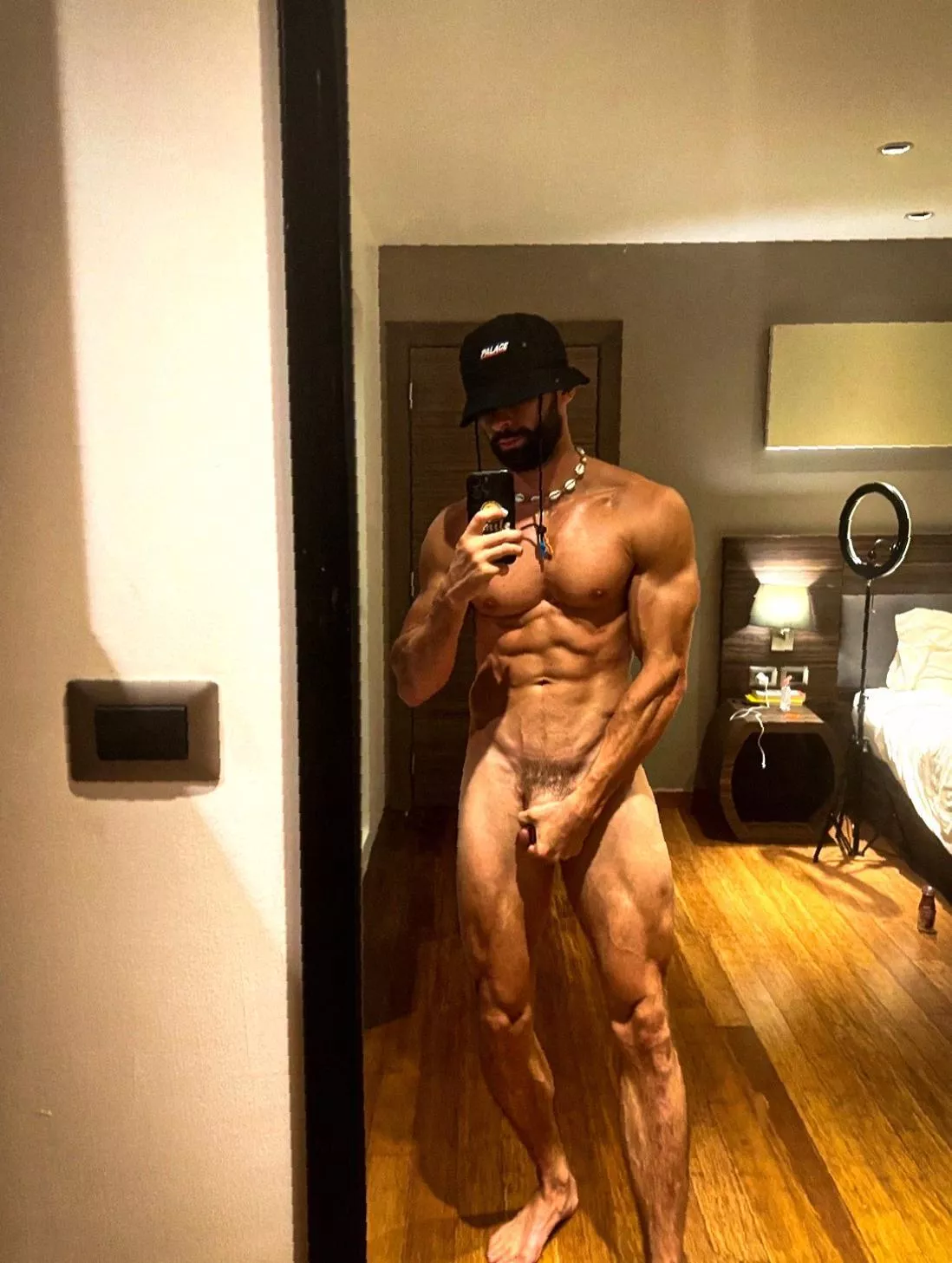 😮 When you try to hide your best asset but everyone notices anyway 👀 posted by Historical-Arm8504