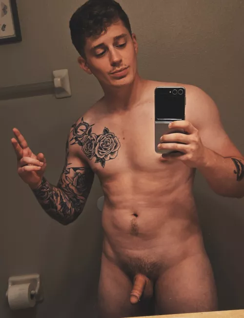 A lonely Friday night leads to spontaneous nudes... by DarkHollow-