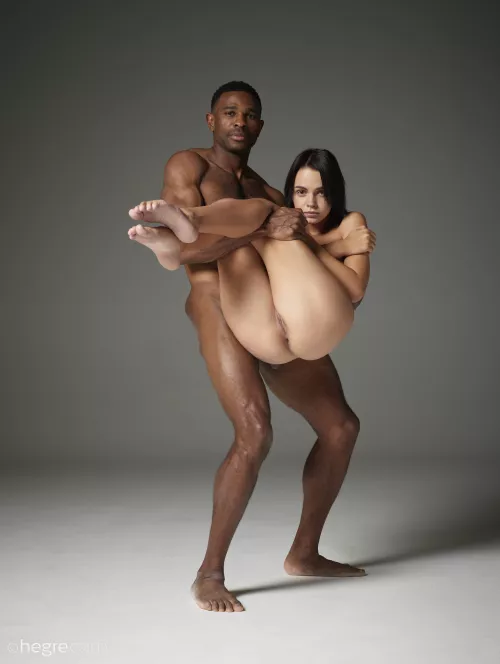 Ariel & Robin - Nude Couple by Hotterandlower