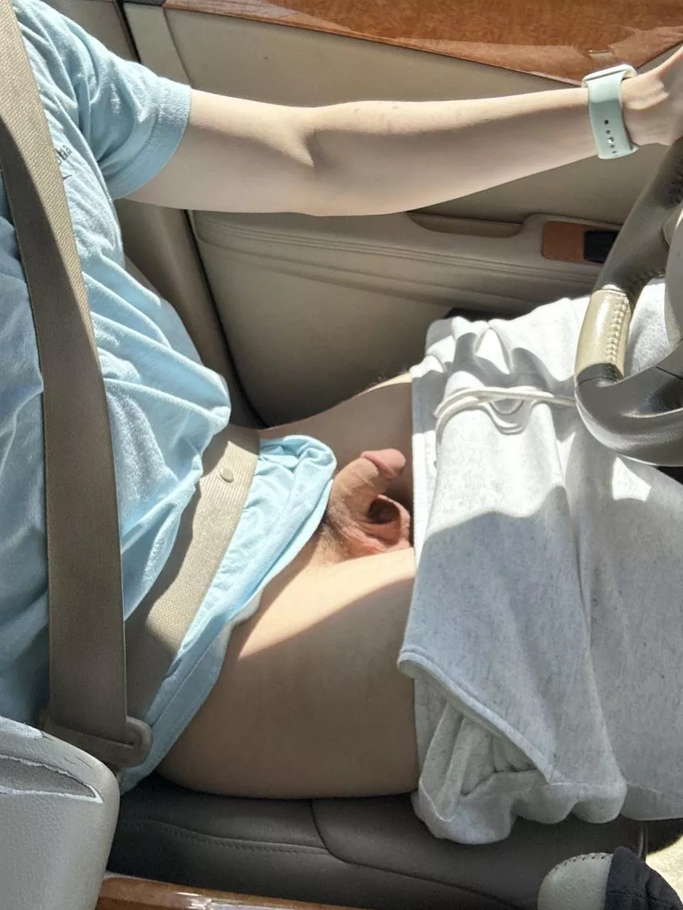 freshly 18, would u suck while i drive? posted by Plus_Forever_5184