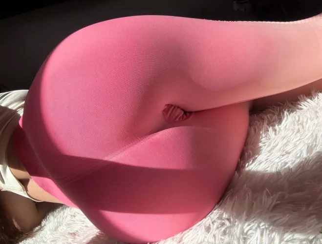 I got a nice ass I'm not afraid to show  by ur_sexy_milf