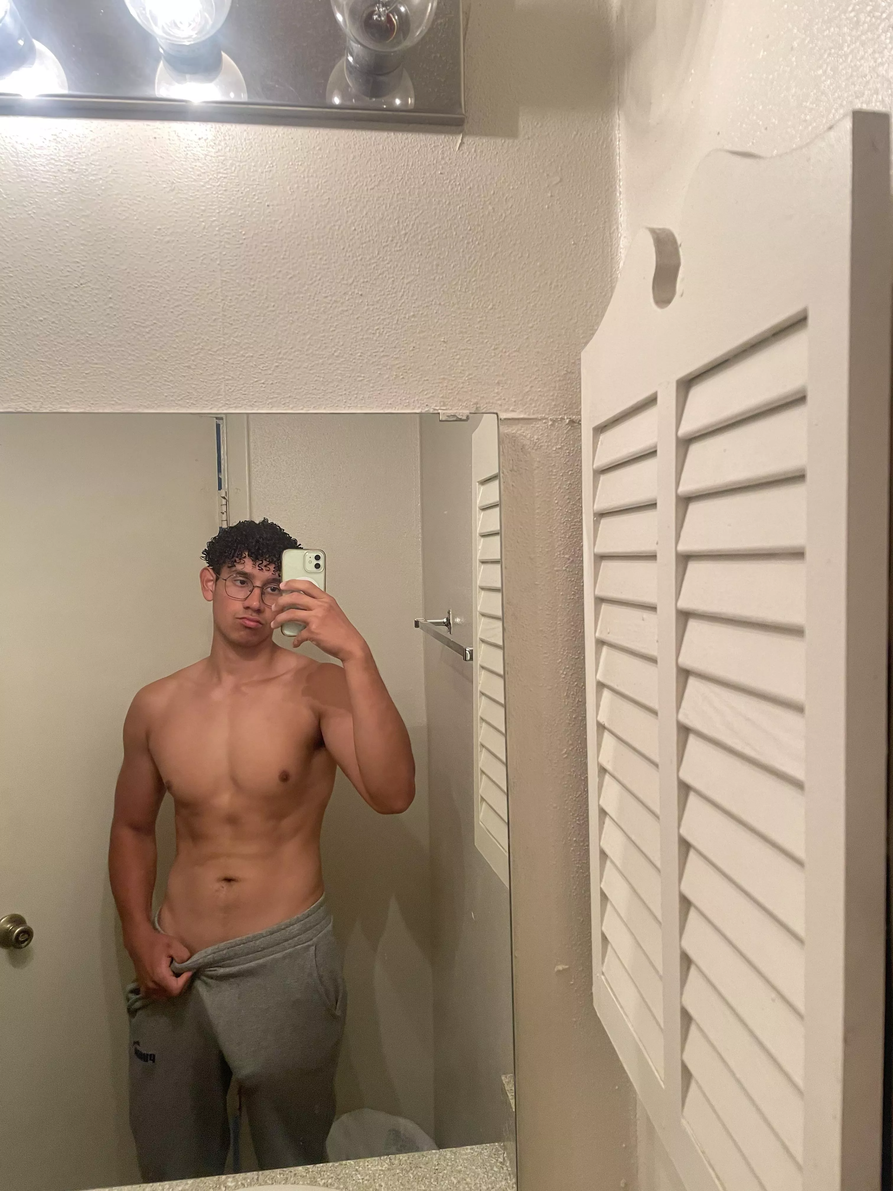 I’ll definitely need another set of hands  posted by Spanish_retard