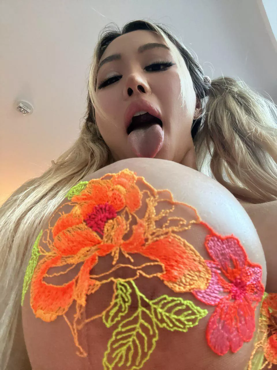 I’m just a horny 18 years old looking for attention
 posted by milfangelblue