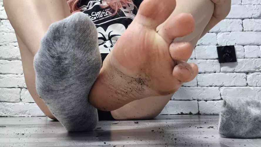 Inhale this intoxicating smell while chewing my wet socks🤤👅 by SexyLusciousFeet