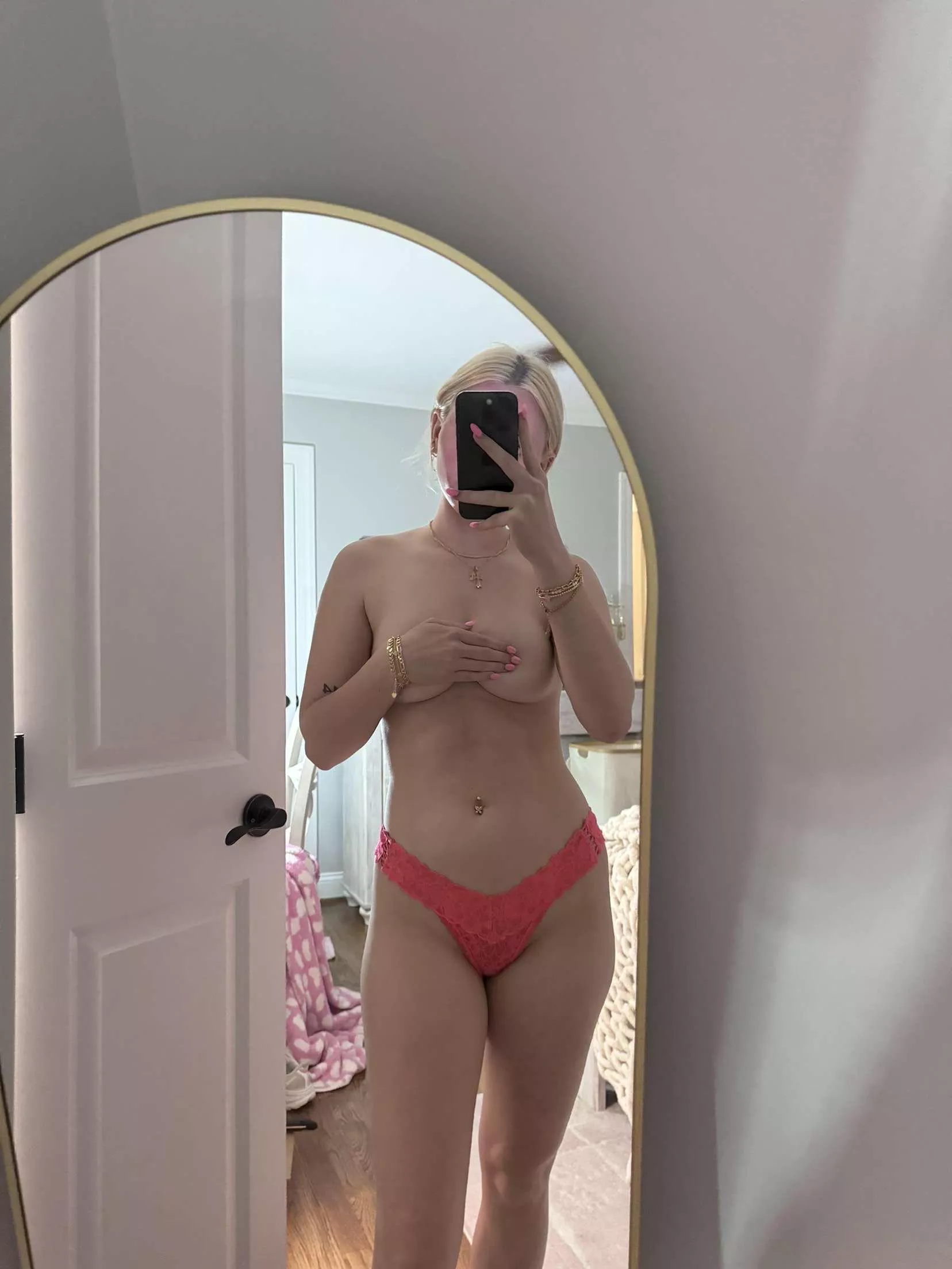 pinkkkk (@rosietaylor) [onlyfans] posted by rosietaylorr