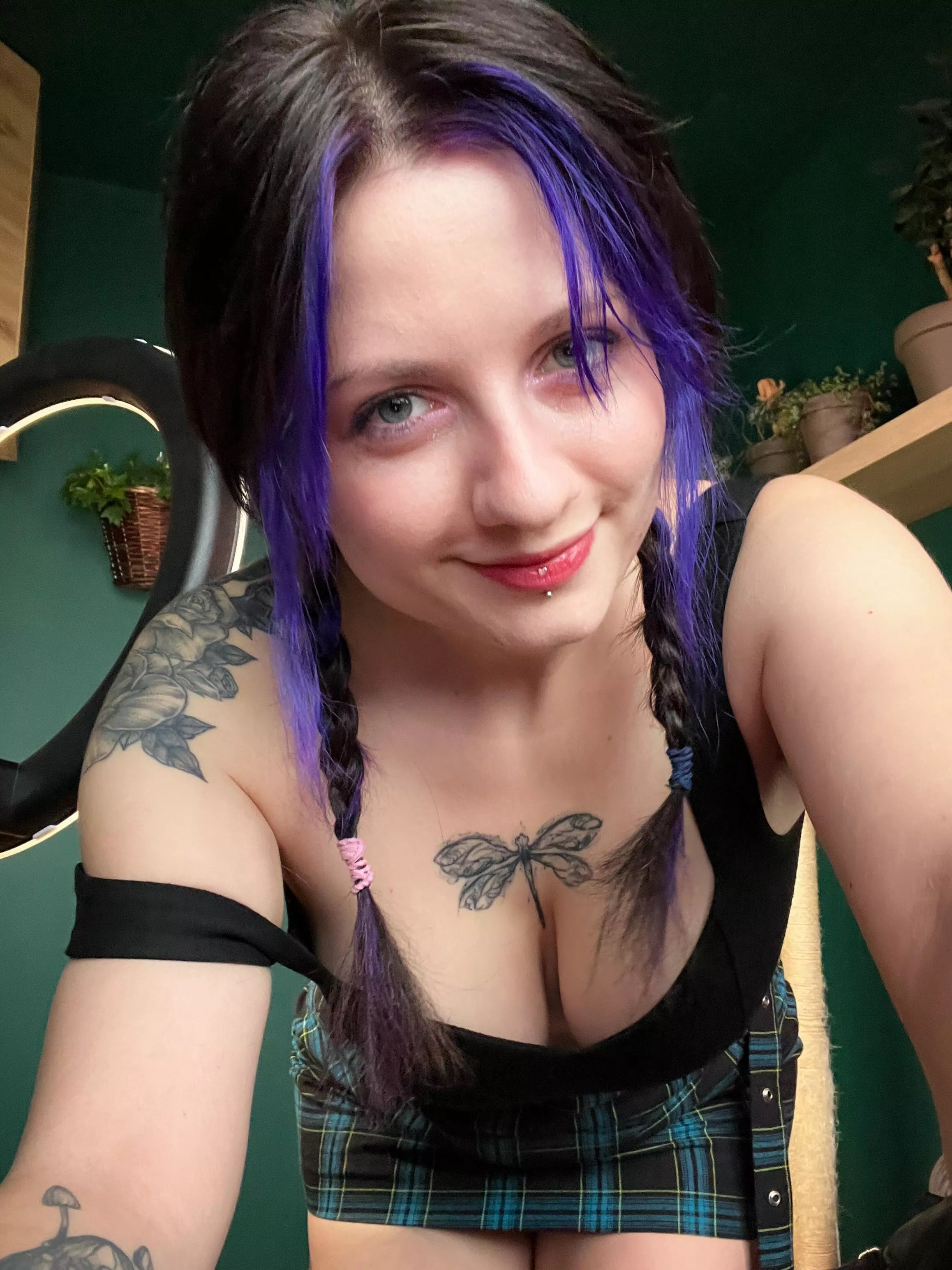 pov im a server at your table posted by Littlest_Fern