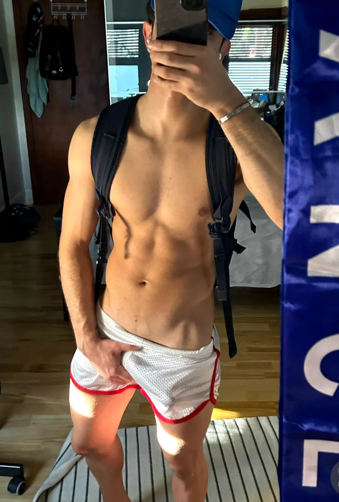 Pretty hard 🪵 posted by flavio_booy