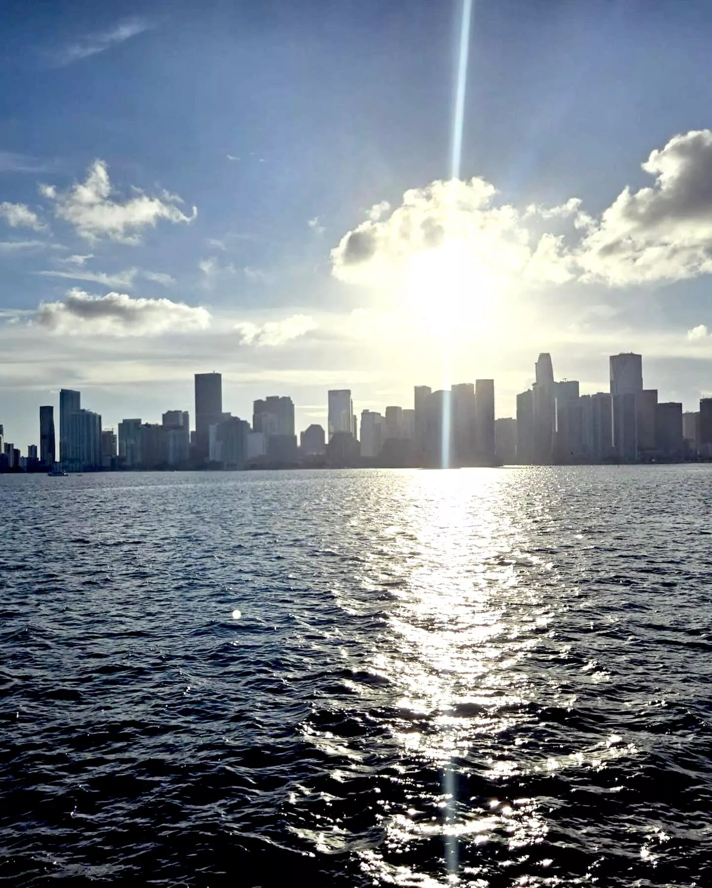 Relax 😎 in Miami…  posted by vingirod