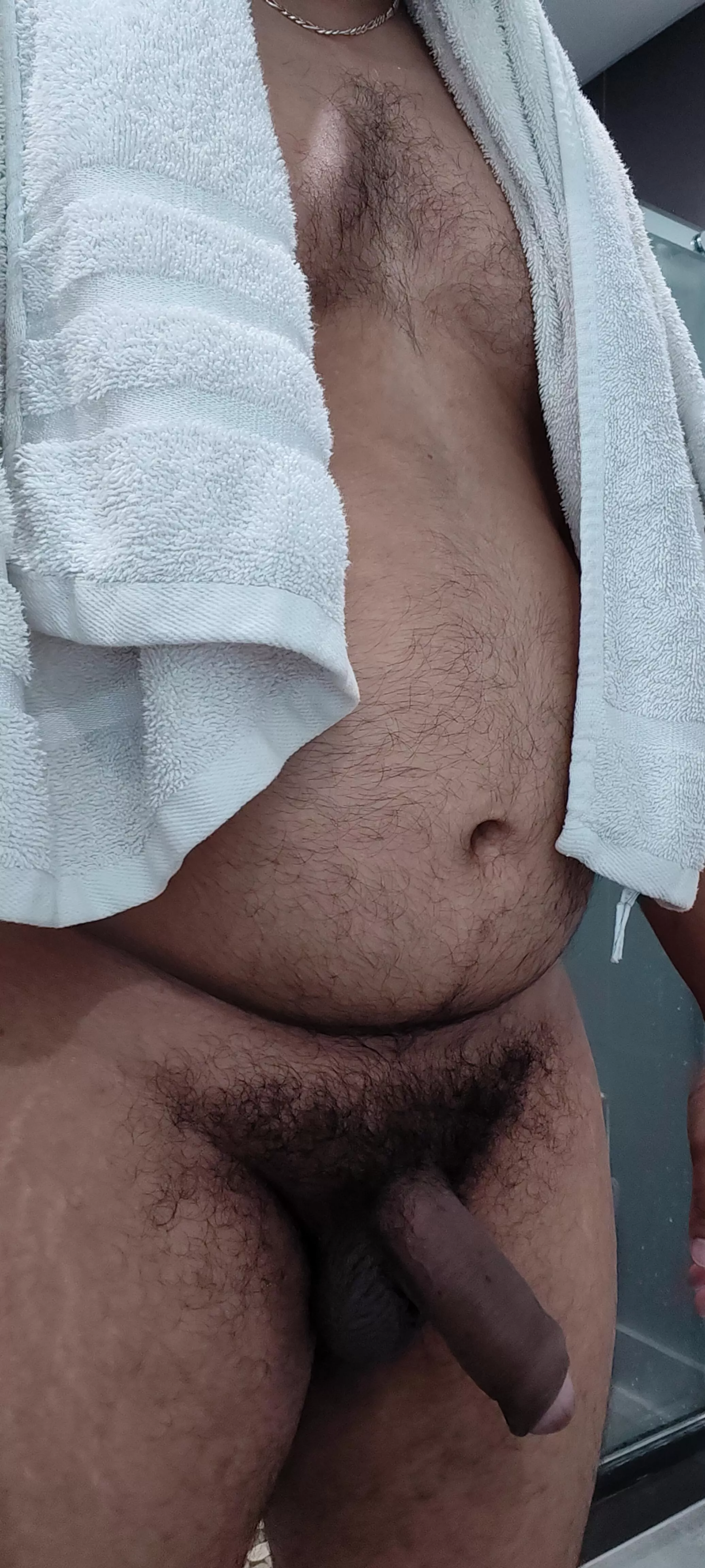 Who wants a taste? 😘 FCF #bear #hairy #uncut #Chubby posted by rohanjohna