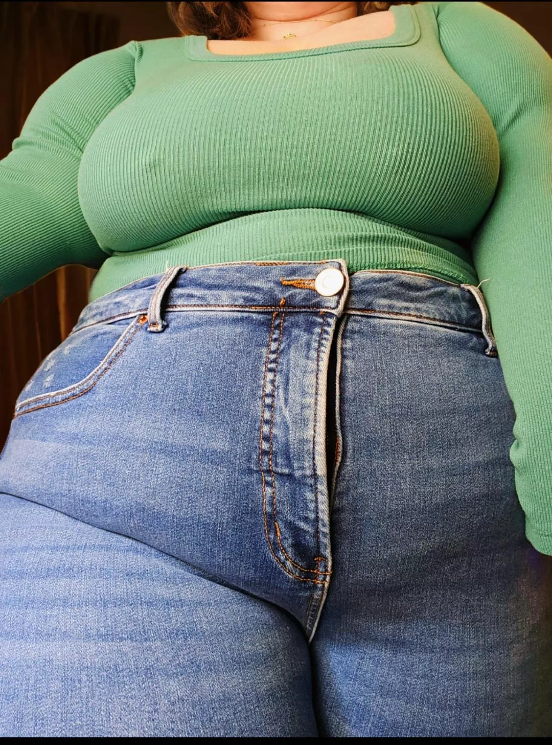 Whos gonna feed me enough snacks so these pants don't fit anymore? 💚 posted by chubbi_bunniii