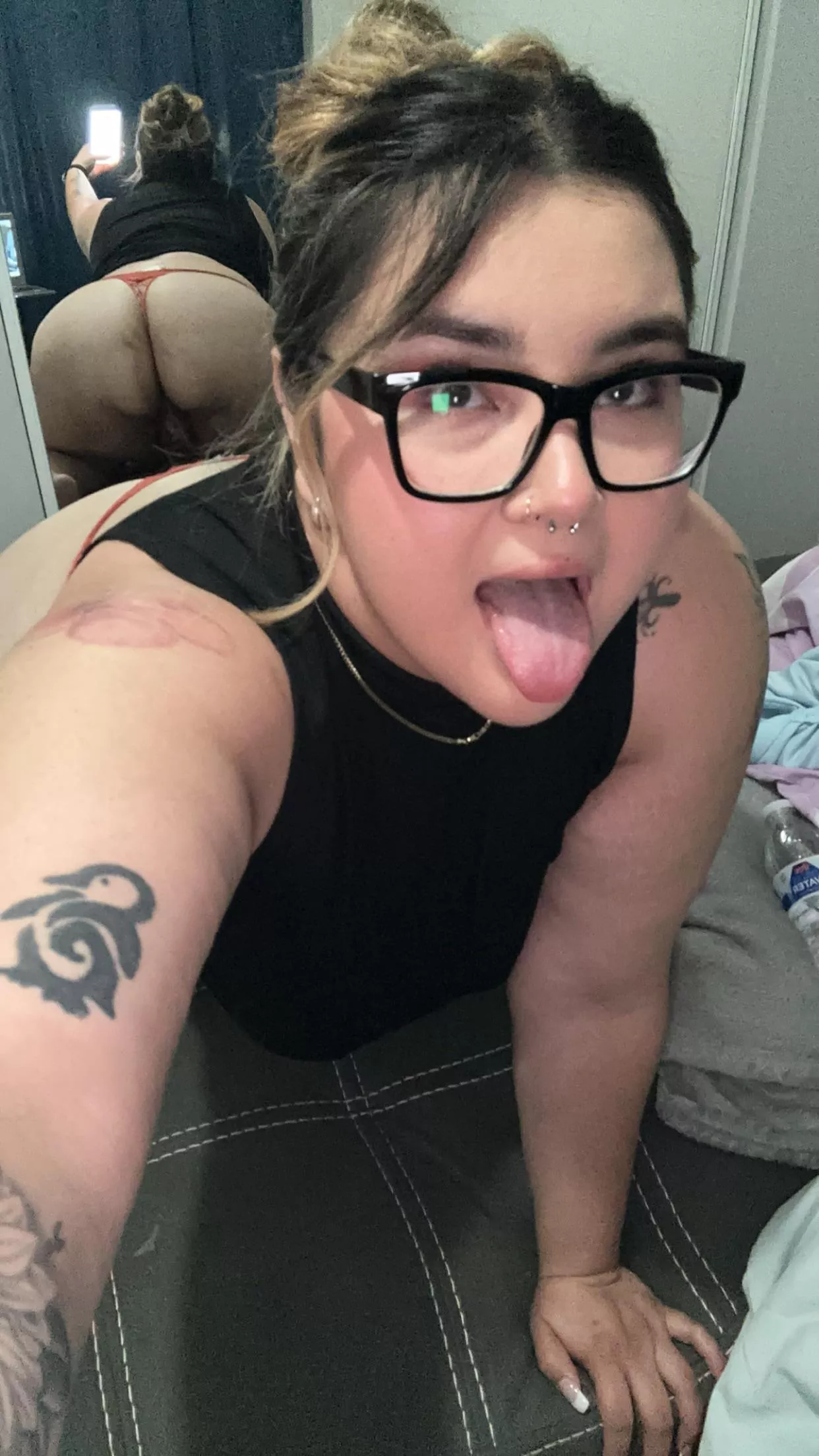 Face reveal 🙈 posted by Correct_Knee_5923