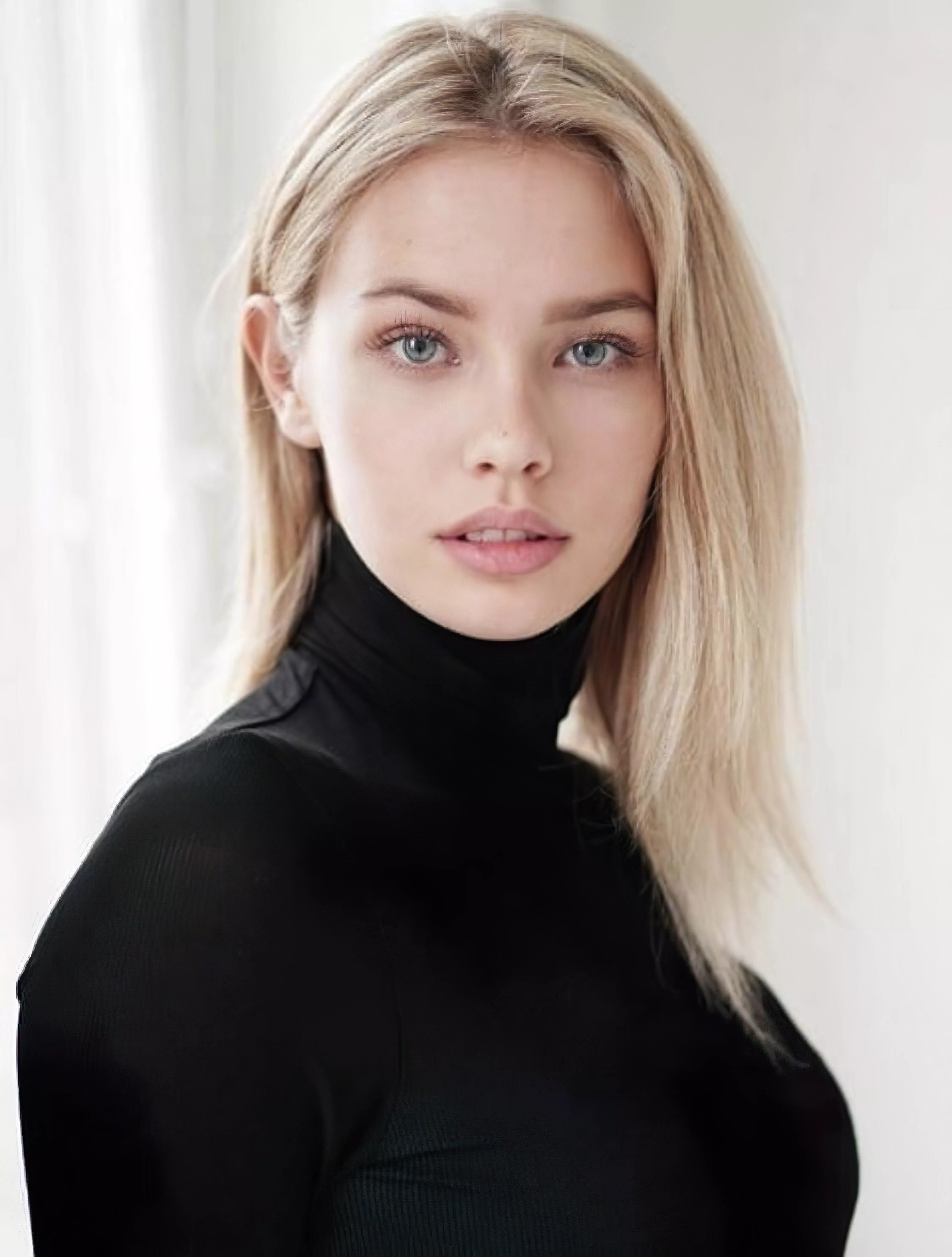 Hanna Edwinson posted by SelfAwaredAI_0110110