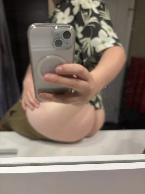  HMU broke uni student  by Personal_Cucumbum