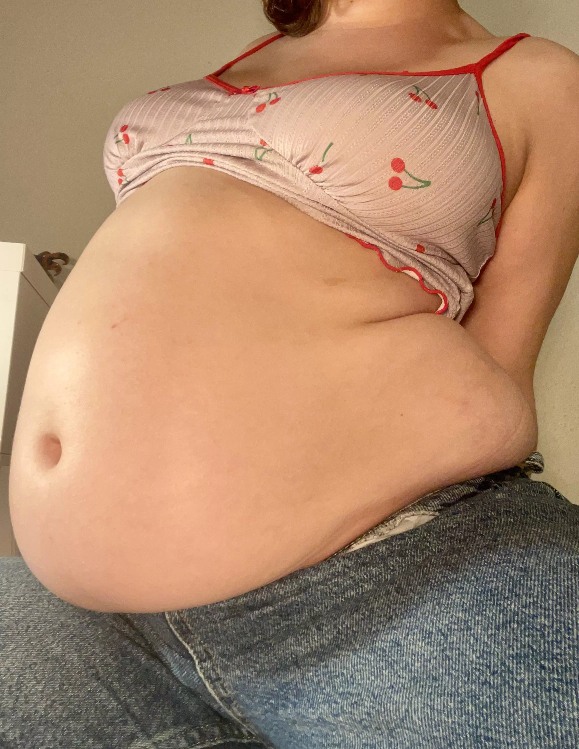 I feel like I'm about to pop 😳🐽 posted by FatteningPrincess