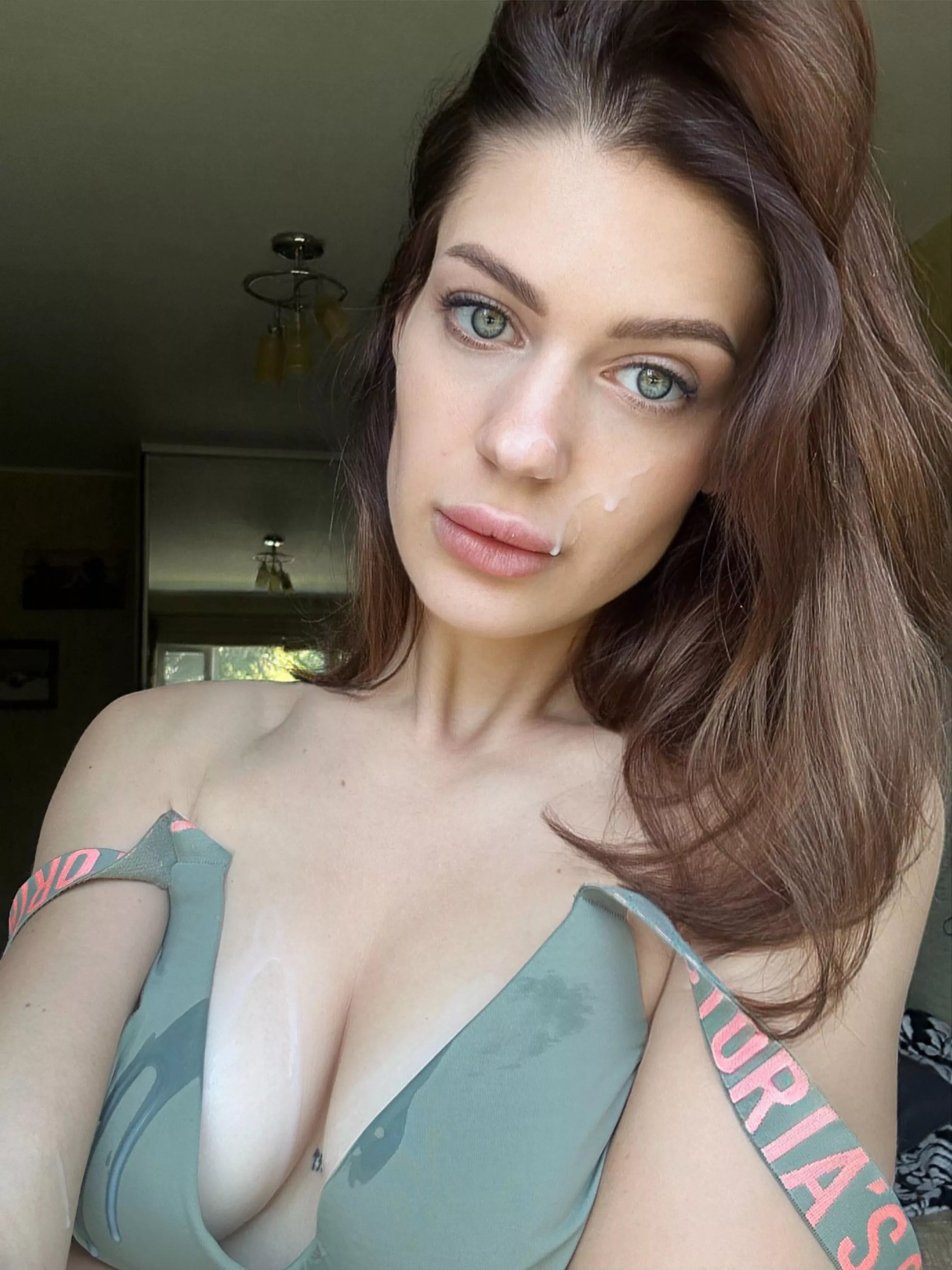 I'll take a selfie for myself as a souvenir posted by RenyyLove