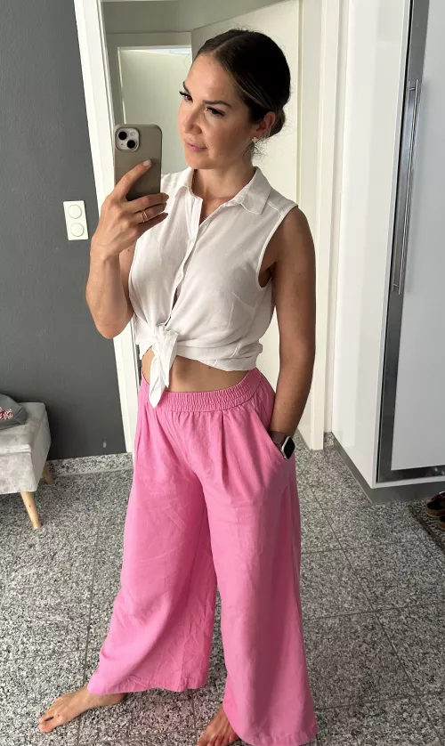 Just a small town Mom livin' in a lonely world by CharDavey