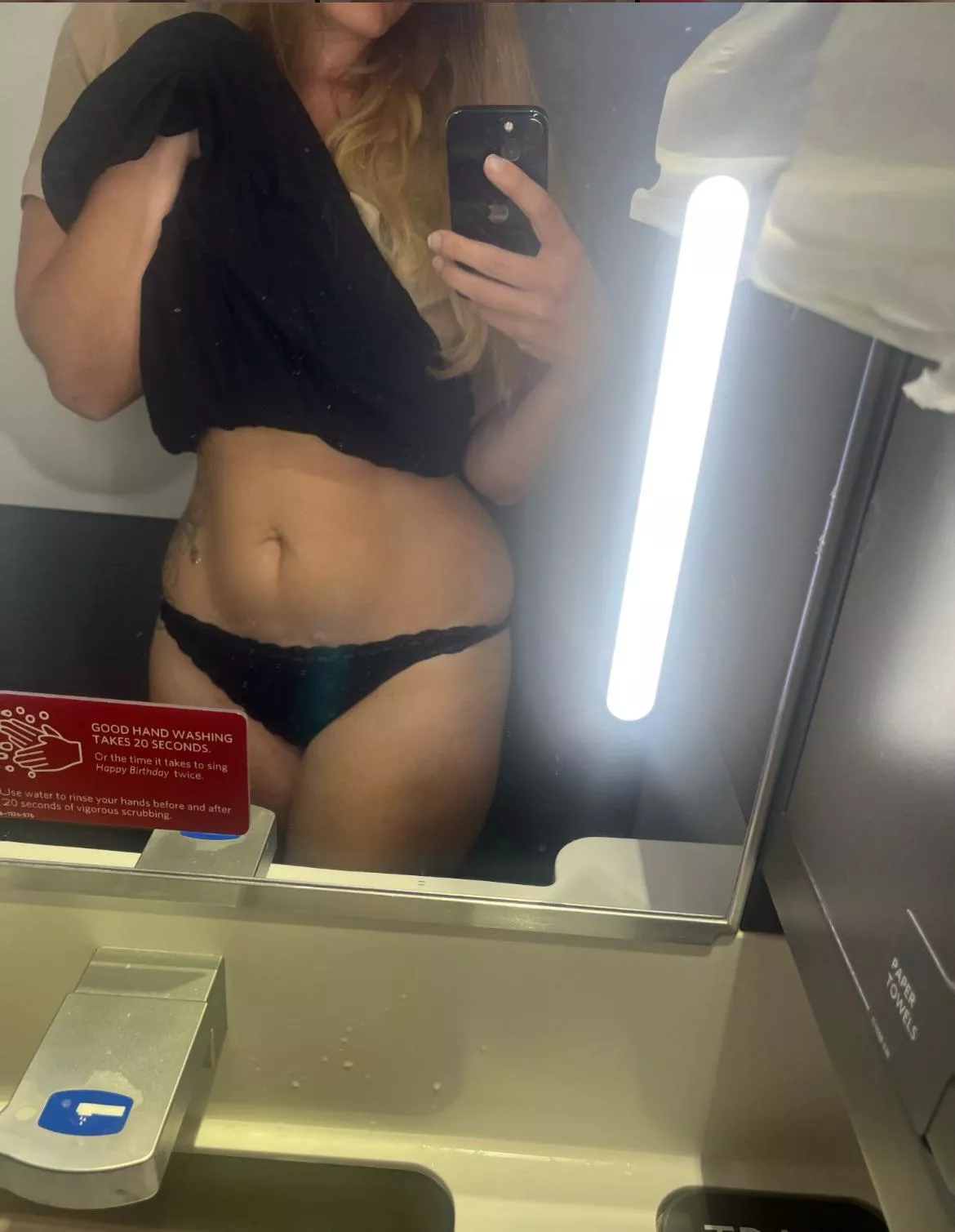 Mile high sexy selfie posted by GamerGirlSole