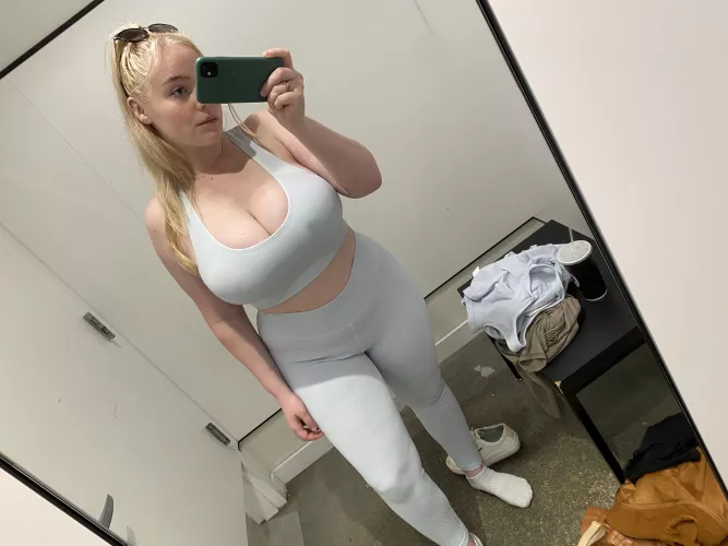 Nice and filled out :)  by Worldly_Mention_16