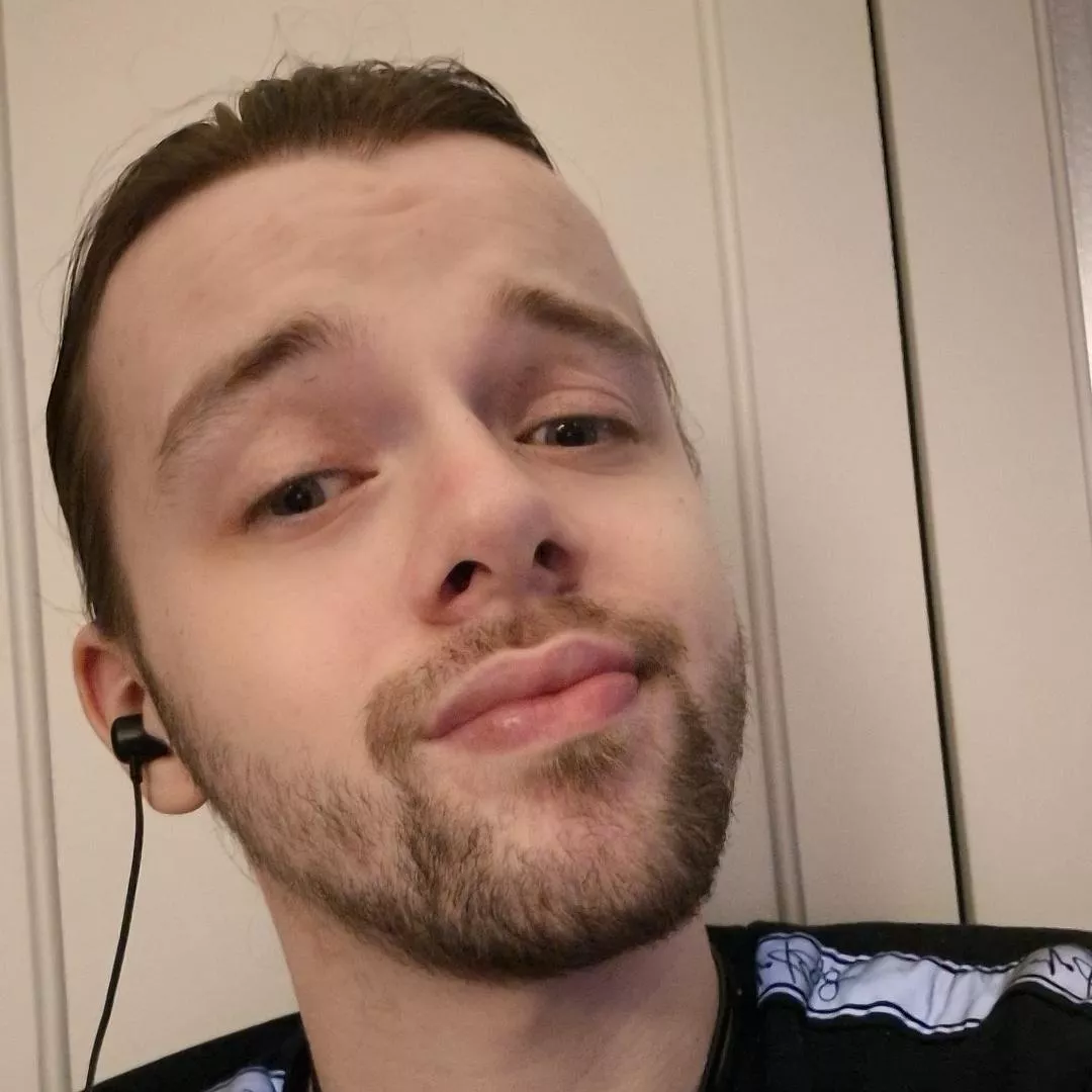 The face trim was overduee ✂️😊 posted by BBESCMatt