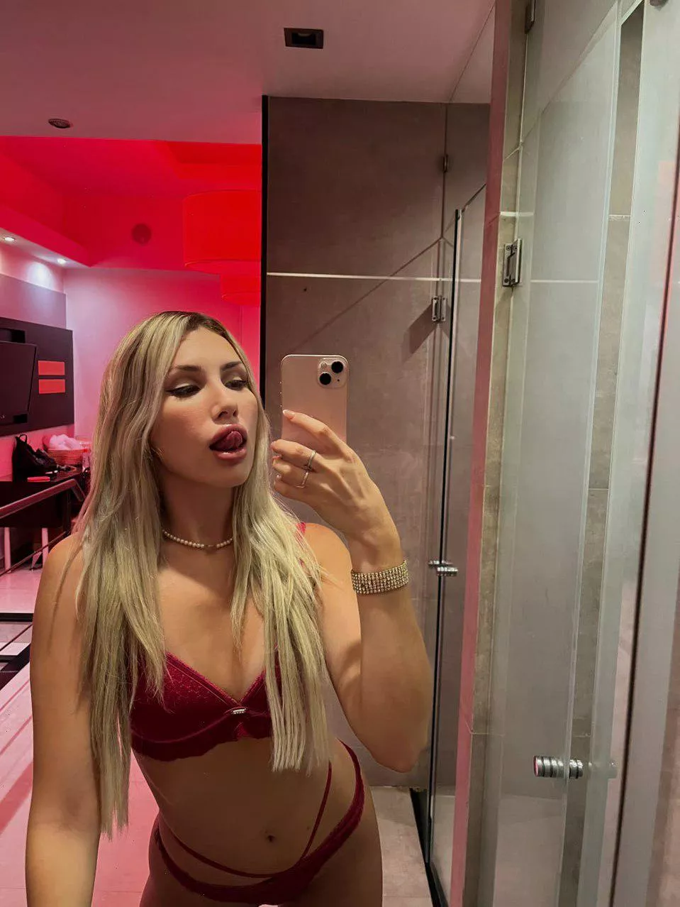 This is how slutty girl tease like 😋 posted by LunarLeia