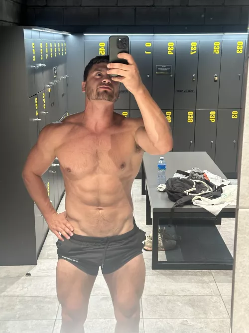 This V is all yours! by realisiwak