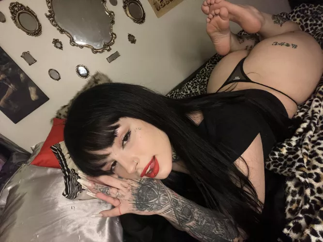 Well, they’re not going to massage themselves now are they? by moonbeam426