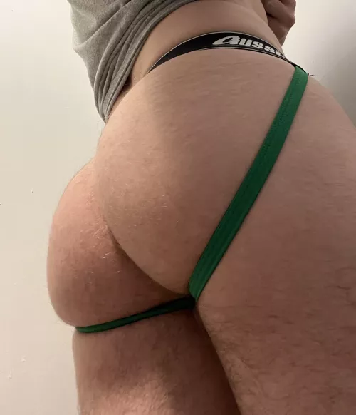 Who wants to eat it? by fuzzy-butty