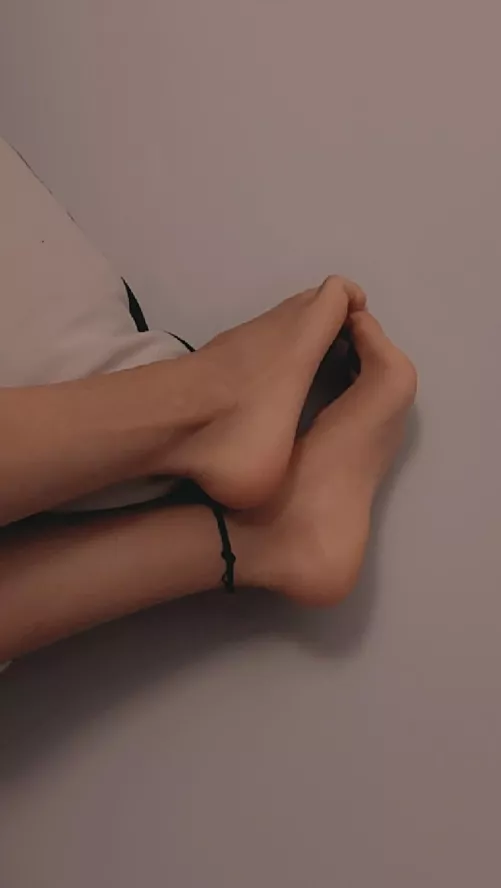[19] Wish someone would lick my arches  by yourracutiex