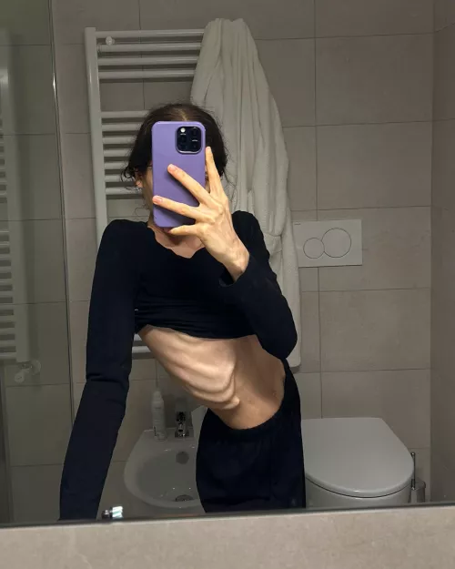 Going to sleep by ClaraNekoo