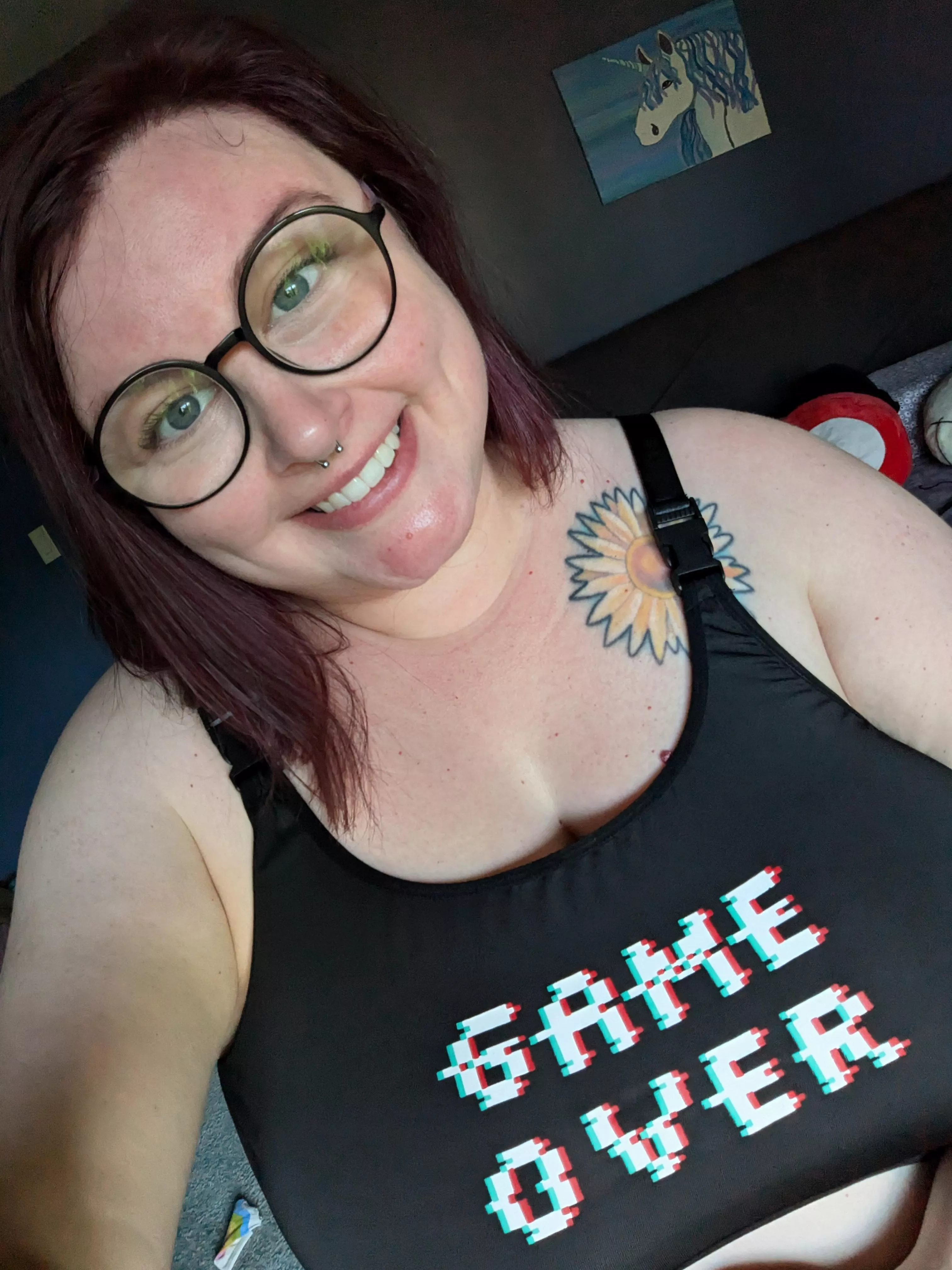 Hope everyone's having a nice weekend 🥰 posted by TrashcanJan