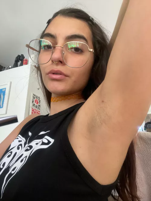 I want a boyfriend to suck my armpits every morning  by Moonligthh