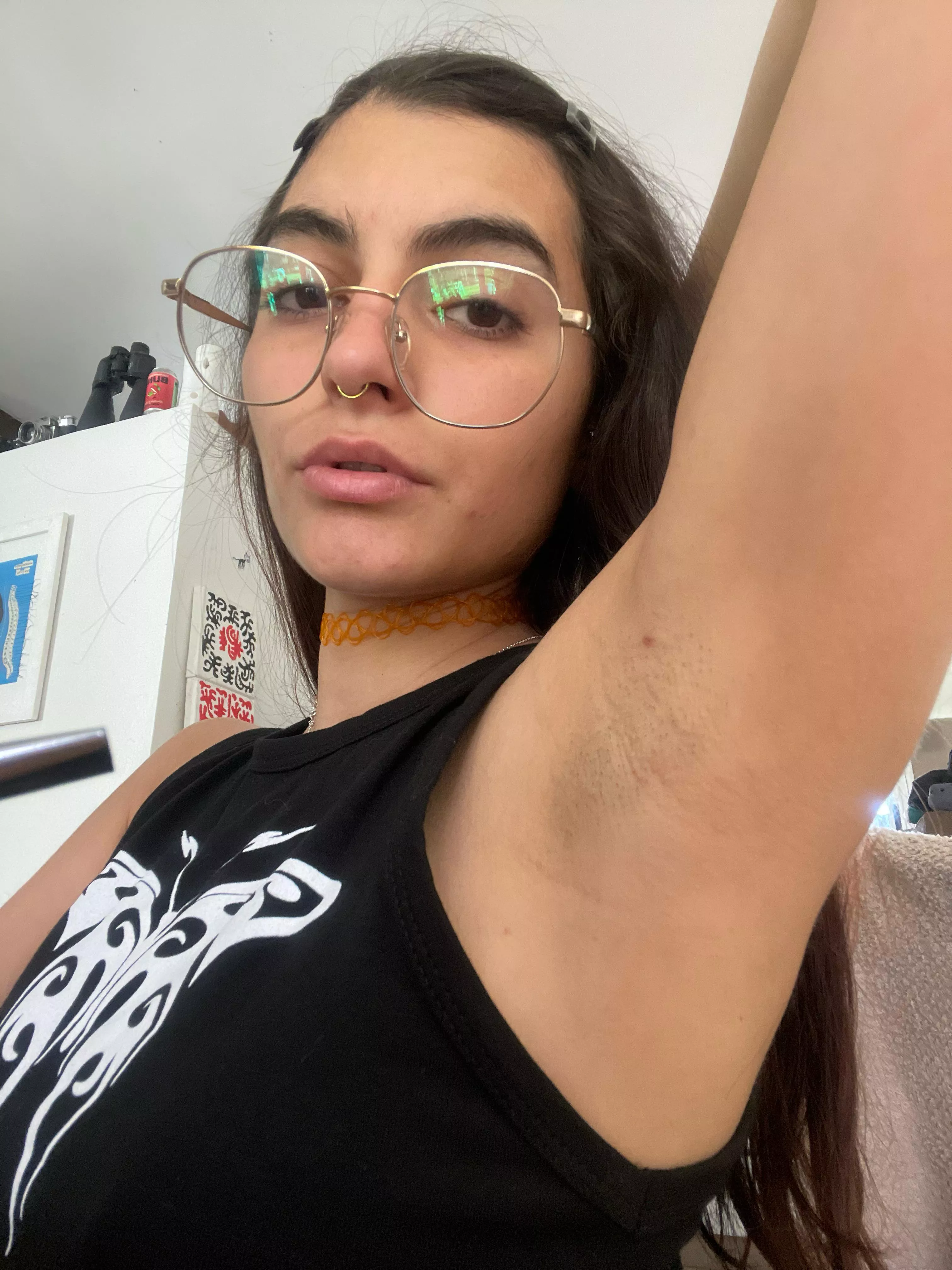 I want a boyfriend to suck my armpits every morning  posted by Moonligthh